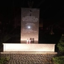 Powiększ zdjęcie Miejsce pamięci uczczone przez nauczycieli z Dobromierza