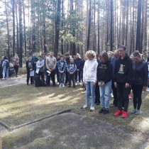 Powiększ zdjęcie Uczestnicy lekcji historii