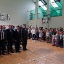 Powiększ zdjęcie Uczestnicy uroczystości w Olesznie.