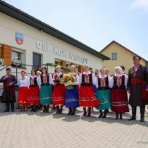 Powiększ zdjęcie KGW%20Występy%20wita%20Pierwszą%20Damę