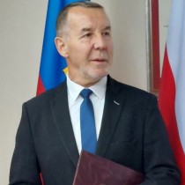 Powiększ zdjęcie Odchodzący%20na%20emeryturę%20Dyrektor%20ZS%20nr%203%20we%20Włoszczowie%20-%20Piotr%20Dziuba