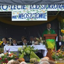 Powiększ zdjęcie Msza%20święta%20odprawiona%20przez%20ks.%20kanonika%20Leszka%20Dziwosza%20