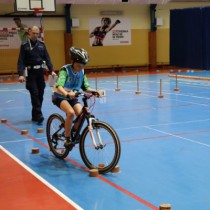 Powiększ zdjęcie Przejazd przez rowerowy tor przeszkód