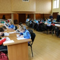 Powiększ zdjęcie Pierwsza konkurencja - test z wiedzy o ruchu drogowym oraz test skrzyżowań