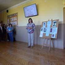 Powiększ zdjęcie Dyrektor%20I%20LO%20we%20Włoszczowie%20-%20Bożena%20Kaczor