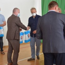 Powiększ zdjęcie Wręczanie podziękowań osobom zaangażowanym w przeprowadzenie Kwalifikacji Wojskowej.