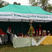Powiększ zdjęcie Stoisko Stowarzyszenia KGW w Motycznie