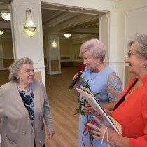 Powiększ zdjęcie Uroczystość w Klubie Seniora 