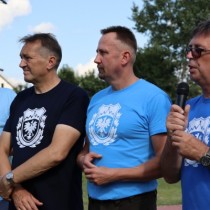 Powiększ zdjęcie Starostowie podsumowują wydarzenie. Od prawej przemawia Starosta Włoszczowski Dariusz Czechowski, Starosta Jędrzejowski Paweł Faryna, Starosta Kielecki Mirosław Gębski,  Starosta Konecki Grzegorz Piec.