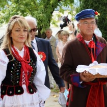 Powiększ zdjęcie Starostowie dożynek: Małgorzata Biernacka i Andrzej Chmielewski.