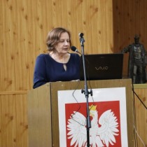 Powiększ zdjęcie Radna Anna Szczukocka podczas obrad Rady Powiatu Włoszczowskiego
