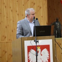 Powiększ zdjęcie Radny Zbigniew Hamera podczas obrad Rady Powiatu Włoszczowskiego