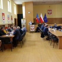 Powiększ zdjęcie Uczestnicy XXX sesji Rady Powiatu Włoszczowskiego
