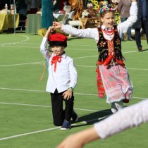 Powiększ zdjęcie Wystp dzieci ze Szkoły Podstawowej w Cieślach.