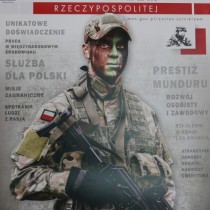 Powiększ zdjęcie Materiały promujące służbę w wojsku.