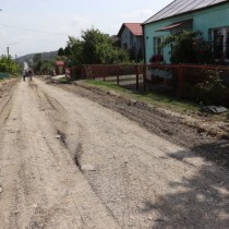 Powiększ zdjęcie Przebudowywana droga w Cieślach.