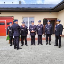 Powiększ zdjęcie Uroczystość na placu OSP w Ostrowie
