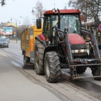 Powiększ zdjęcie Zamiatanie ulicy Wiśniowej