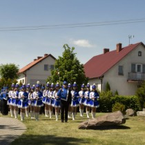 Powiększ zdjęcie Młodzieżowa Orkiestra Dęta Krasocin oraz zespół Aplauz w Parku Historii Krasocina