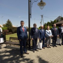 Powiększ zdjęcie Uczestnicy I Świętokrzyskiego Zjazdu Rodzin Repatriantów w Parku Historii Krasocina