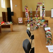 Powiększ zdjęcie Palmy wielkanocne wykonane przez stowarzyszenia i KGW