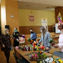 Powiększ zdjęcie Komisja Konkursowa w trakcie wybierania najpiękniejszych palm