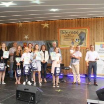 Powiększ zdjęcie Uczestnicy%20i%20organizatorzy%20konkursu