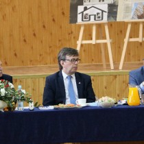 Powiększ zdjęcie Dyrektor Departamentu Inwestycji i Rozwoju Urzędu Marszałkowskiego Województwa Świętokrzyskiego Jacek Sułek przedstawia możliwości dofinansowania w ramach funduszy europejskich 