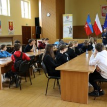 Powiększ zdjęcie O samorządzie powiatowym opowiada Sekretarz Powiatu Cezary Nowak