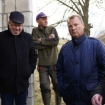 Powiększ zdjęcie Starosta Dariusz Czechowski, Wojt Gminy Krasocin Ireneusz Gliściński, Radny Rady Powiatu Włoszczowskiego Leopold Kwapisz i Wicestarosta Łukasz Karpiński