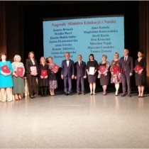 Powiększ zdjęcie Nauczyciele,%20którzy%20otrzymali%20Nargody%20Ministra%20Edukacji%20Narodowej