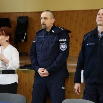 Powiększ zdjęcie Członek Zarządu Powiatu Włoszczowskiego Małgorzata Gusta dziękuje uczestnikom za udział w Turnieju