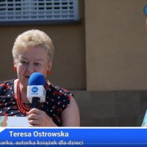 Powiększ zdjęcie Po%20lewej%20stronie%20Teresa%20Ostrowska,%20pisarka,%20autorka%20książek%20dla%20dzieci.%20Po%20prawej%20Małgorzata%20Gusta%20Członek%20Zarządu%20Powiatu%20Włoszczowskiego