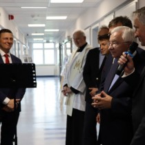 Powiększ zdjęcie Głos zabiera Wojewoda Świętokrzyski Zbigniew Koniusz