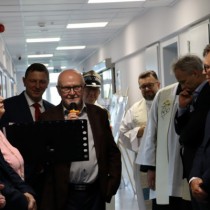 Powiększ zdjęcie Głos zabiera inicjator przebudowy – były ordynator oddziału Andrzej Zieliński