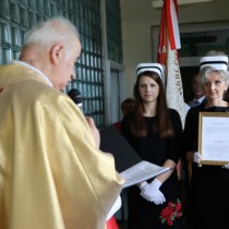Powiększ zdjęcie Wniesienie relikwii błogosławionej Hanny Chrzanowskiej – patronki pielęgniarek. Sylwetkę świętej przedstawia ks. prałat Zygmunt Pawlik