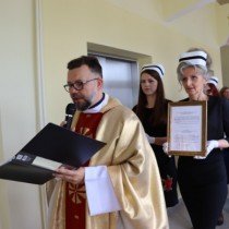 Powiększ zdjęcie Wniesienie relikwii błogosławionej Hanny Chrzanowskiej do szpitalnej kaplicy