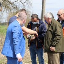Powiększ zdjęcie Wizytacja postępu prac na remontowanej drodze powiatowej Krzepin - Wałkonowy Górne