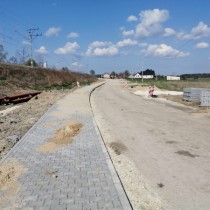 Powiększ zdjęcie Rozbudowywana droga powiatowa w Skorkowie