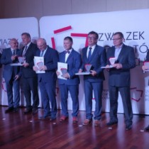 Powiększ zdjęcie Laureaci rankingu z nagrodami