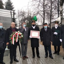 Powiększ zdjęcie Starosta%20Włoszczowski,%20Wicestarosta,%20Przewodniczacy%20Rady%20Powiatu%20i%20Wójt%20Gminy%20Krasocin%20z%20przedstawicielami%20firmy%20LHOIST%20Bukowaa