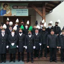Powiększ zdjęcie Pracownicy firmy LHOIST Bukowa z władzami Powiatu Włoszczowskiego