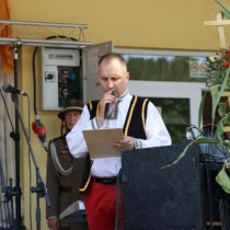 Powiększ zdjęcie Konferansjer Mariusz Heretyk