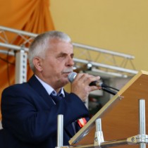 Powiększ zdjęcie Głos zabiera Przewodniczący Rady Powiatu Włoszczowskiego Zbigniew Matyśkiewicz