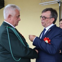 Powiększ zdjęcie Wręczenie Rolnikom z powiatu włoszczowskiego odznak honorowych „Zasłużony dla Rolnictwa”