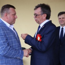 Powiększ zdjęcie Wręczenie Rolnikom z powiatu włoszczowskiego odznak honorowych „Zasłużony dla Rolnictwa”