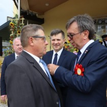 Powiększ zdjęcie Wręczenie Rolnikom z powiatu włoszczowskiego odznak honorowych „Zasłużony dla Rolnictwa”