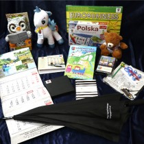 Powiększ zdjęcie Przedmioty%20przekazane%20przez%20Starostwo%20Powiatowe%20we%20Włoszczowie%20na%20licytację%20podczas%20tegorocznego%20finału%20WOŚP%20w%20powiecie%20włoszczowskim