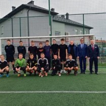 Powiększ zdjęcie Uczestnicy Mistrzostw Powiatu Szkół Ponadpodstawowych w Piłce Nożnej o Puchar Starosty Włoszczowskiego