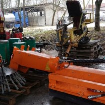 Powiększ zdjęcie Dodatkowy osprzęt do ciągnika zakupionego dla Zarządu Dróg Powiatowych.